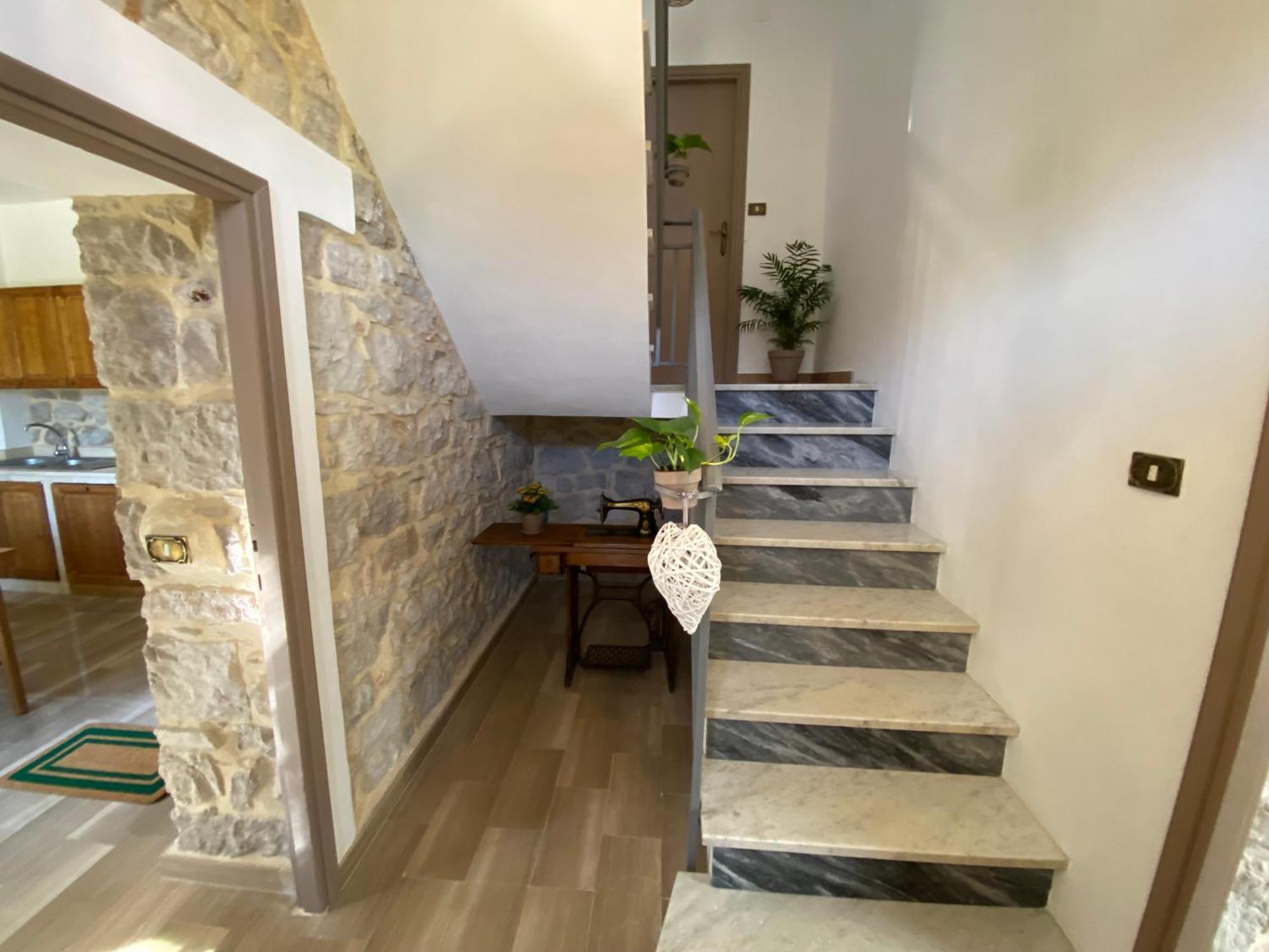 مبيت وإفطار Lenola La Casa Di Nonna Tella المظهر الخارجي الصورة