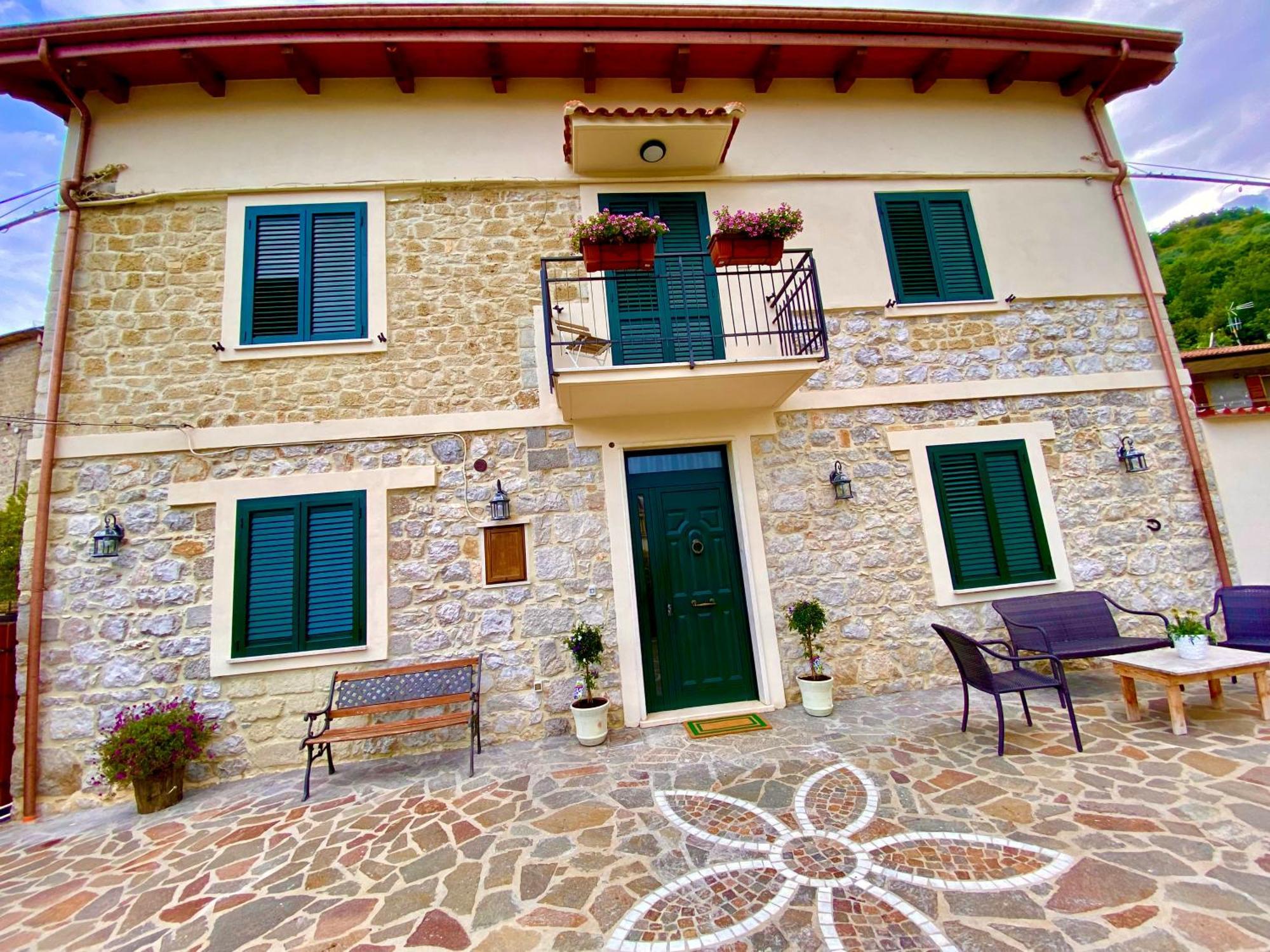 مبيت وإفطار Lenola La Casa Di Nonna Tella المظهر الخارجي الصورة